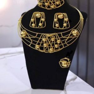 Blushing beauty jewellery set