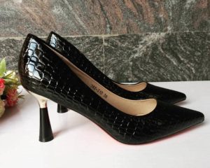 Elegant Black Croc-Textured Heels